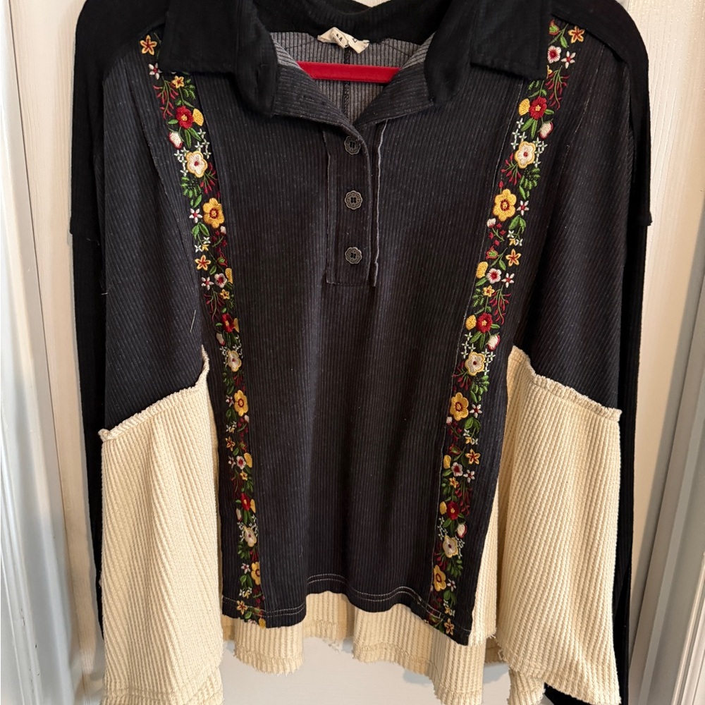 POL Black and Cream Floral Button Down Top